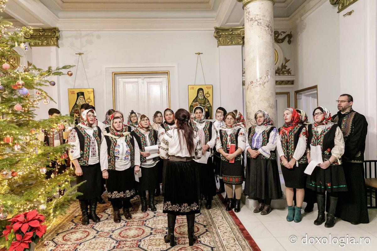 Parohia Cozmești | Colindători la Reședința Mitropolitană