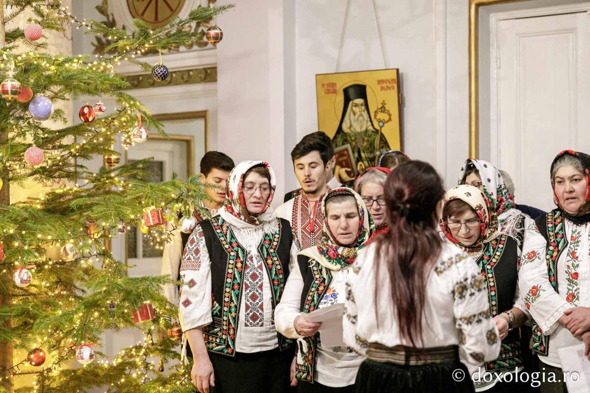 Parohia Cozmești | Colindători la Reședința Mitropolitană