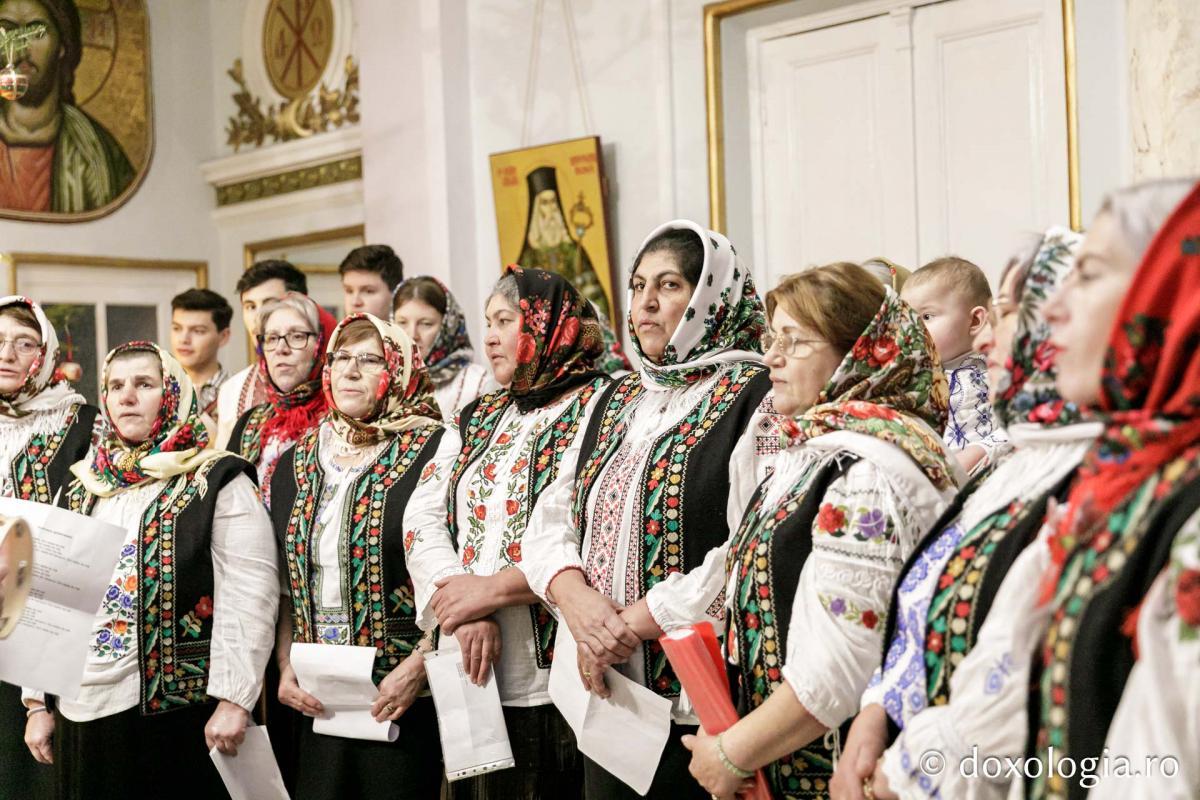 Parohia Cozmești | Colindători la Reședința Mitropolitană