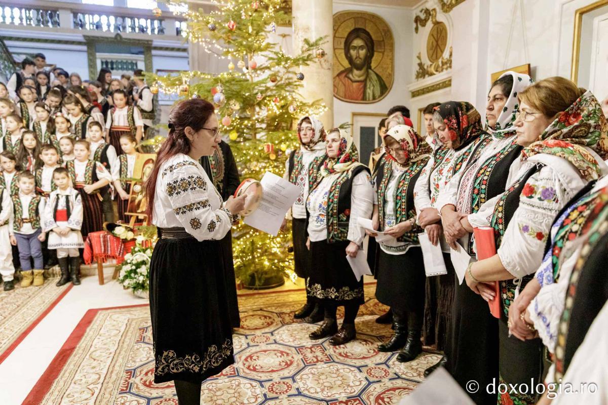 Parohia Cozmești | Colindători la Reședința Mitropolitană