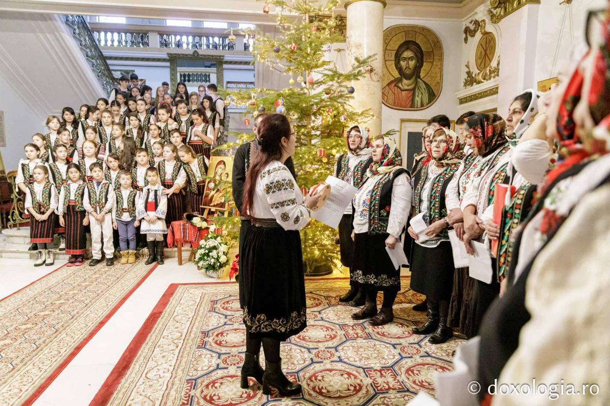 Parohia Cozmești | Colindători la Reședința Mitropolitană