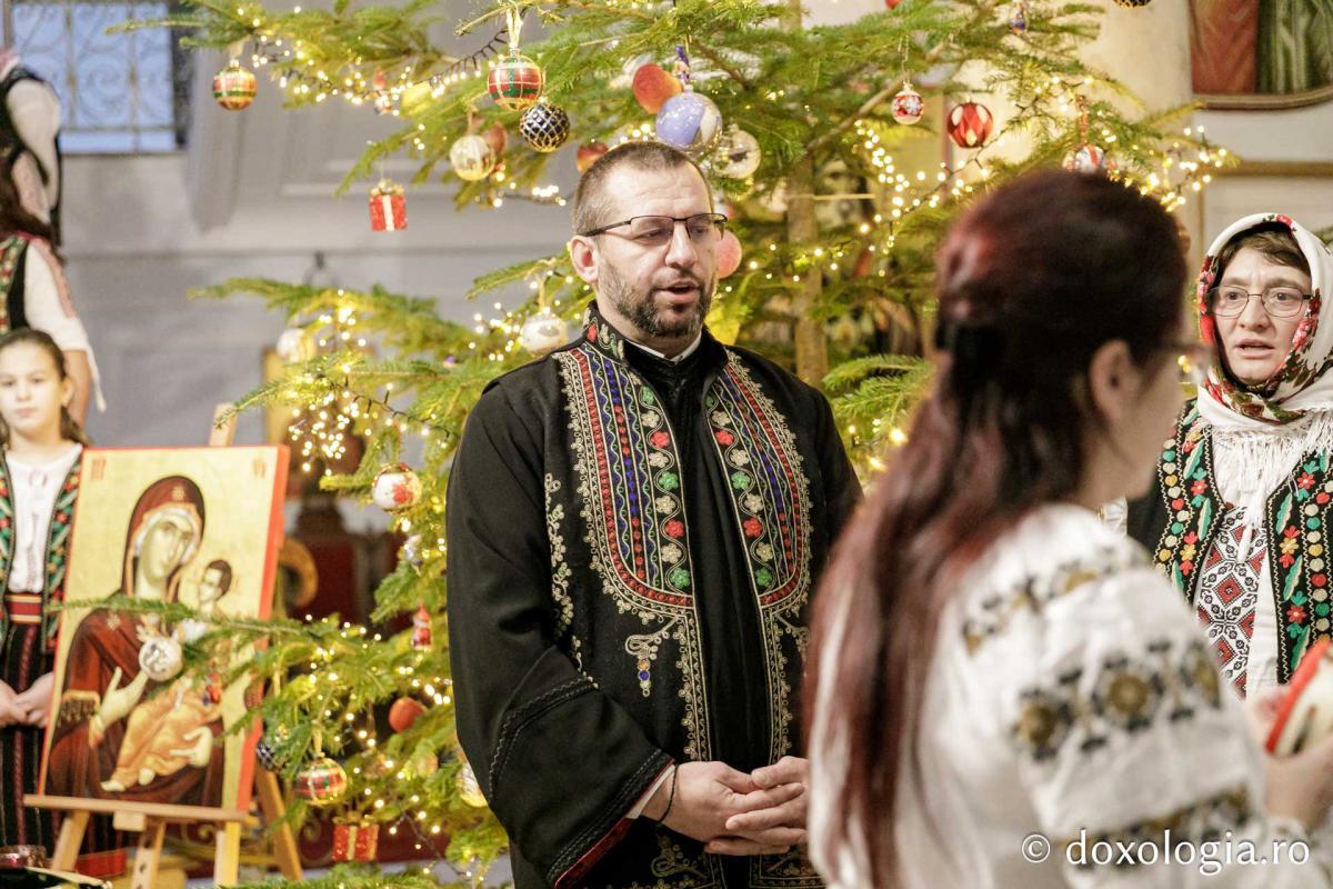 Parohia Cozmești | Colindători la Reședința Mitropolitană