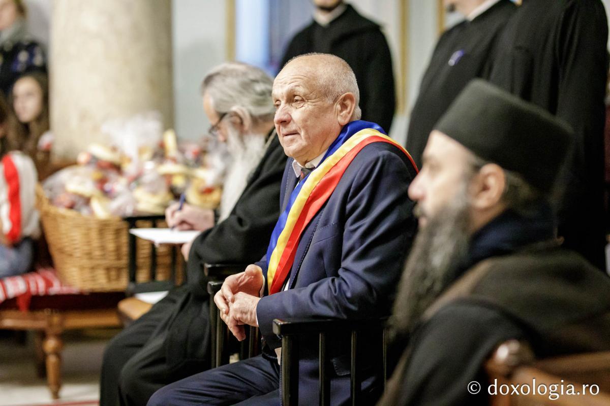 Parohia Cozmești | Colindători la Reședința Mitropolitană