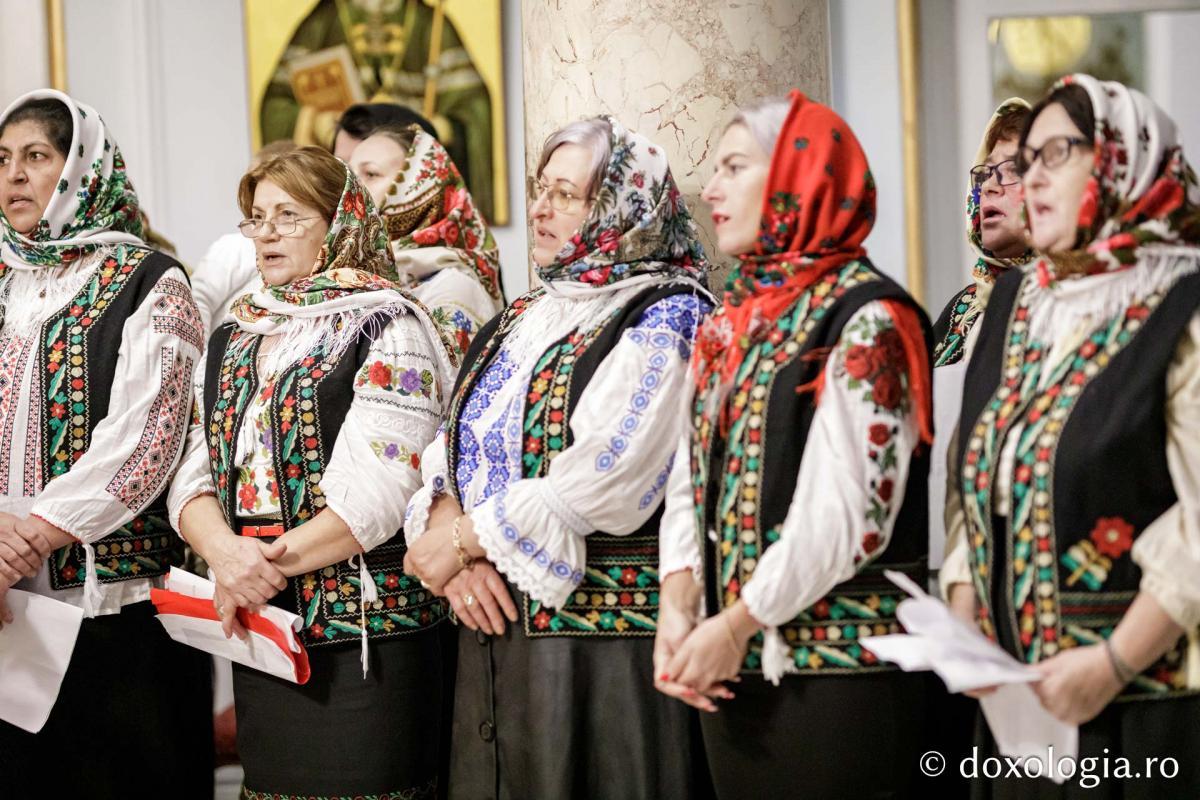 Parohia Cozmești | Colindători la Reședința Mitropolitană