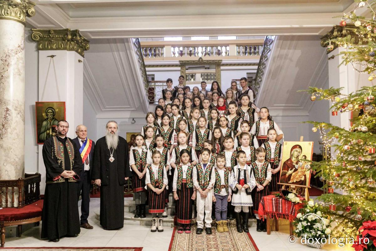 Parohia Cozmești | Colindători la Reședința Mitropolitană